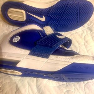 Lebron James Witness. Blue/White. Air max